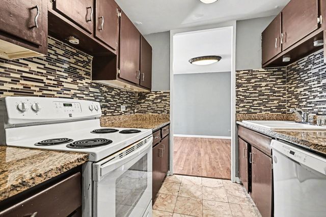 5740 N sheridan Road 8D, Chicago, IL 60660