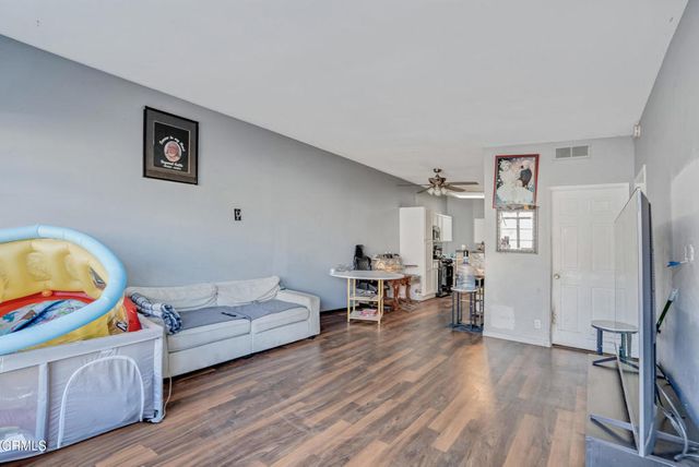 2941 W Hemlock Street 22, Oxnard, CA 93035