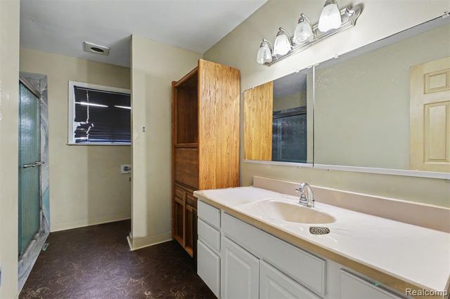 3216 Circle Drive, Flint, MI 48507
