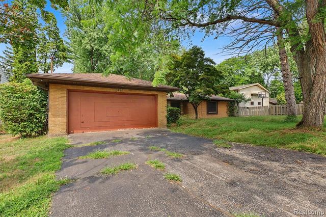 3216 Circle Drive, Flint, MI 48507