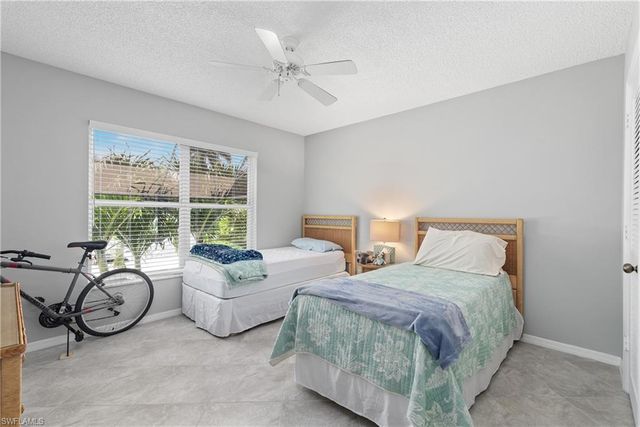 511 Club Side DR 1-511, Naples, FL 34110