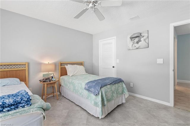 511 Club Side DR 1-511, Naples, FL 34110