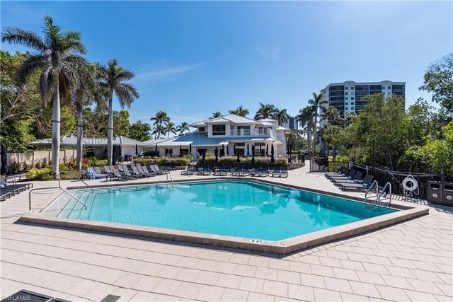 511 Club Side DR 1-511, Naples, FL 34110