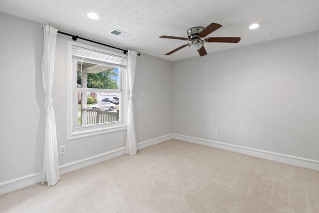 3753 Big Walnut Drive, Groveport, OH 43125
