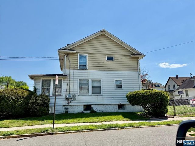 86 Llewellyn Avenue, Hawthorne, NJ 07506