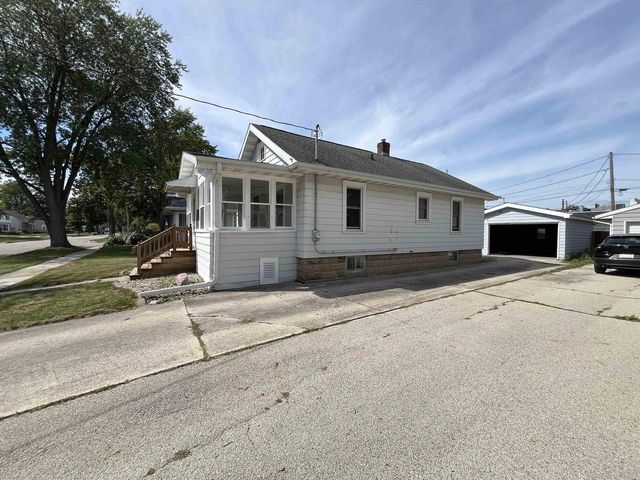 826 W SUMMER STREET, Appleton, WI 54914