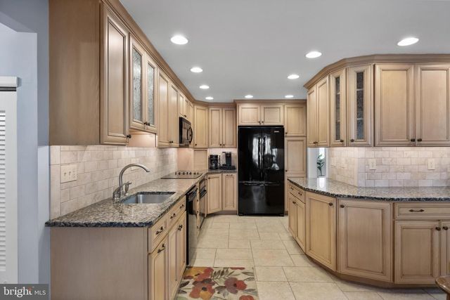 8 MEADOWWOOD COURT, Medford, NJ 08055
