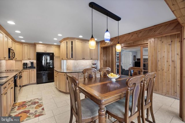 8 MEADOWWOOD COURT, Medford, NJ 08055