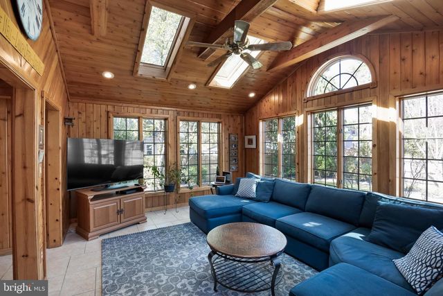 8 MEADOWWOOD COURT, Medford, NJ 08055