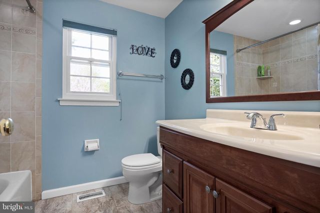 8 MEADOWWOOD COURT, Medford, NJ 08055