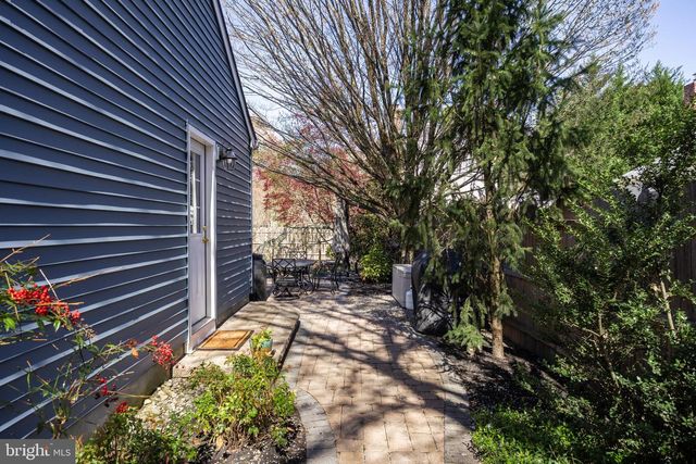 8 MEADOWWOOD COURT, Medford, NJ 08055
