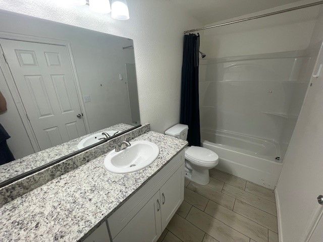 1816 Hidden Valley Road, Granbury, TX 76049
