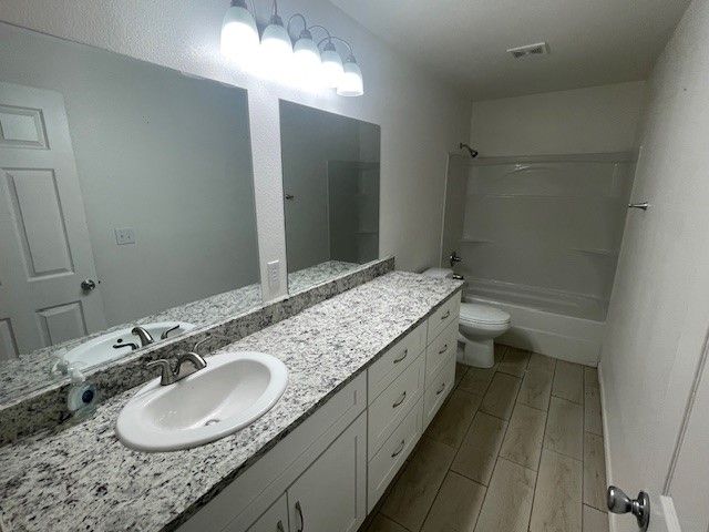 1816 Hidden Valley Road, Granbury, TX 76049