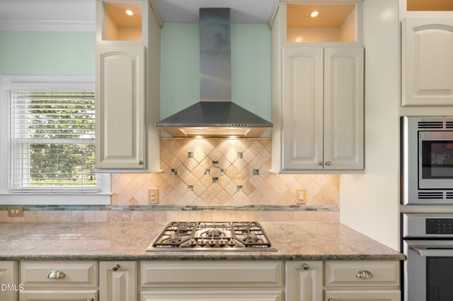2000 Muirfield Village Way, Raleigh, NC 27604