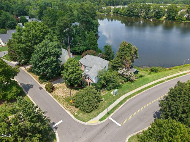 2000 Muirfield Village Way, Raleigh, NC 27604