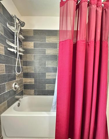 4210 Highland Way, Klamath Falls, OR 97603