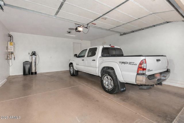 15619 W MINNEZONA Avenue, Goodyear, AZ 85395