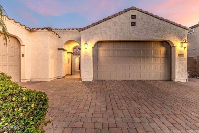 15619 W MINNEZONA Avenue, Goodyear, AZ 85395