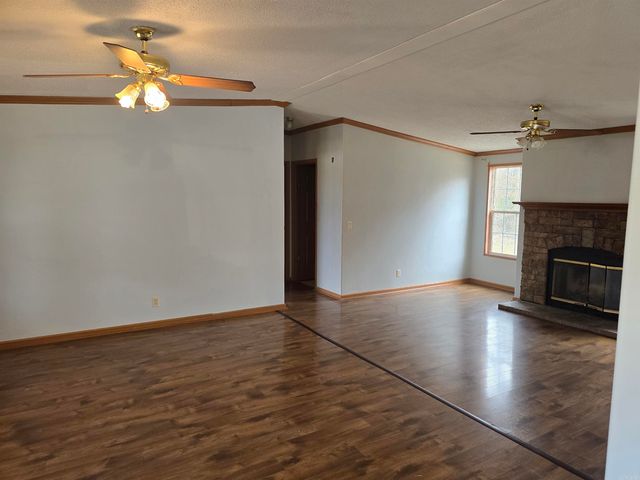 1047 S Hickory Street, Bald Knob, AR 72010