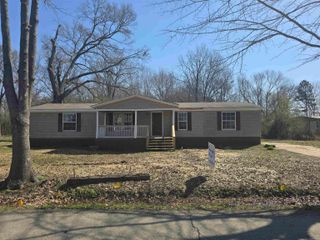 1047 S Hickory Street, Bald Knob, AR 72010