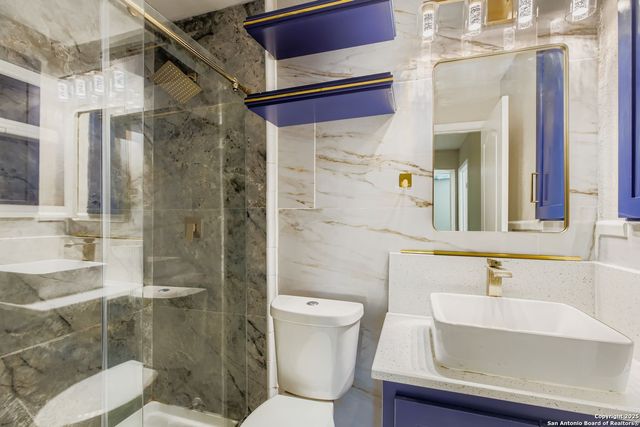 8202 Eagle Peak, Helotes, TX 78023