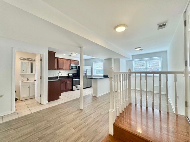 6115 N Claremont Avenue GS, Chicago, IL 60659