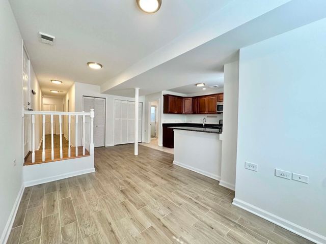 6115 N Claremont Avenue GS, Chicago, IL 60659