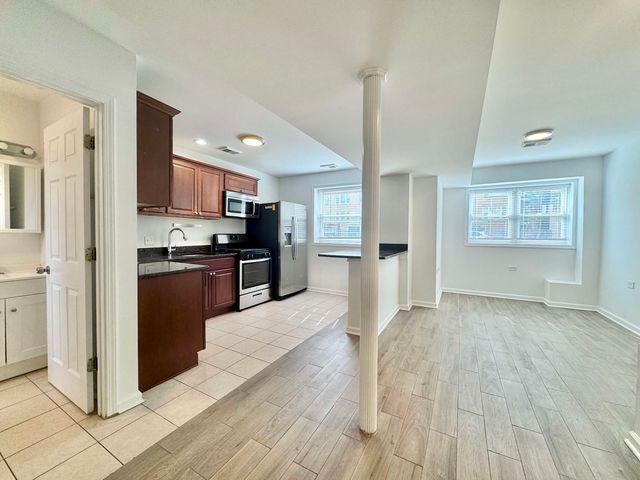 6115 N Claremont Avenue GS, Chicago, IL 60659