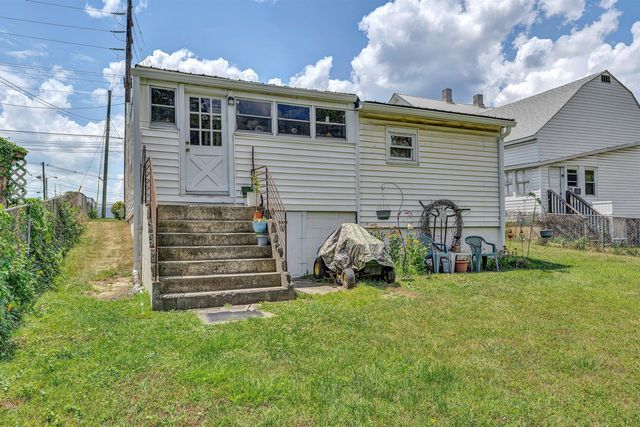 218 Maple ST, Salem, VA 24153