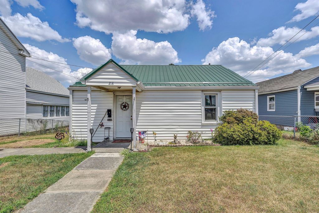 218 Maple ST, Salem, VA 24153