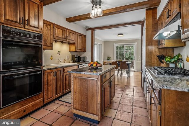 2502 WOODCUTTER CT, Reston, VA 20191