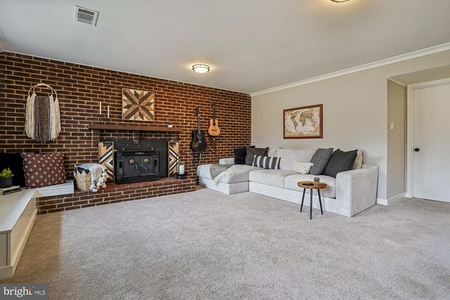 2502 WOODCUTTER CT, Reston, VA 20191