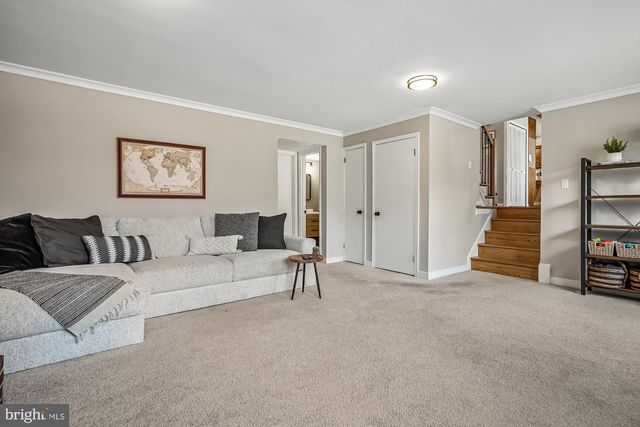 2502 WOODCUTTER CT, Reston, VA 20191