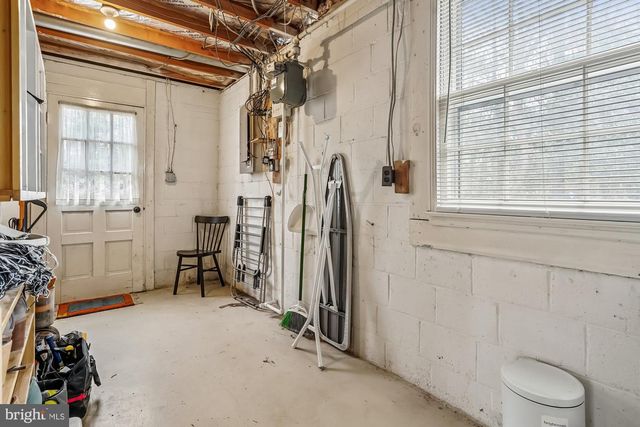 2502 WOODCUTTER CT, Reston, VA 20191