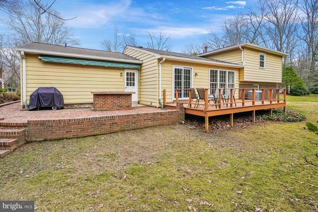 2502 WOODCUTTER CT, Reston, VA 20191