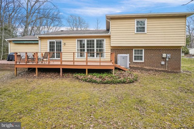 2502 WOODCUTTER CT, Reston, VA 20191