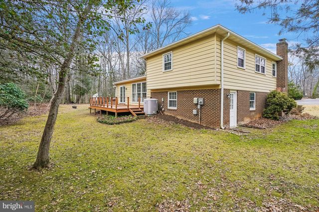 2502 WOODCUTTER CT, Reston, VA 20191