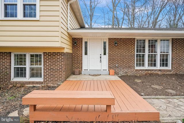 2502 WOODCUTTER CT, Reston, VA 20191