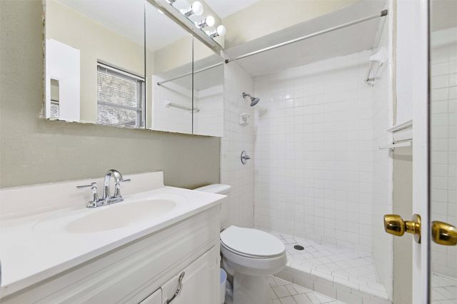 2927 Eric Lane, Farmers Branch, TX 75234