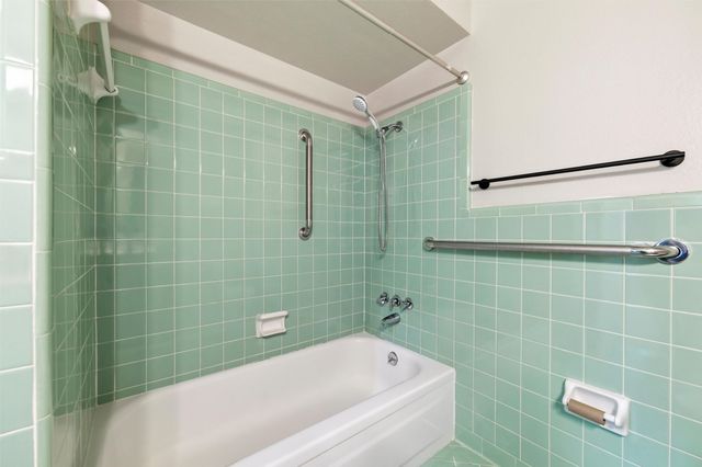 2927 Eric Lane, Farmers Branch, TX 75234