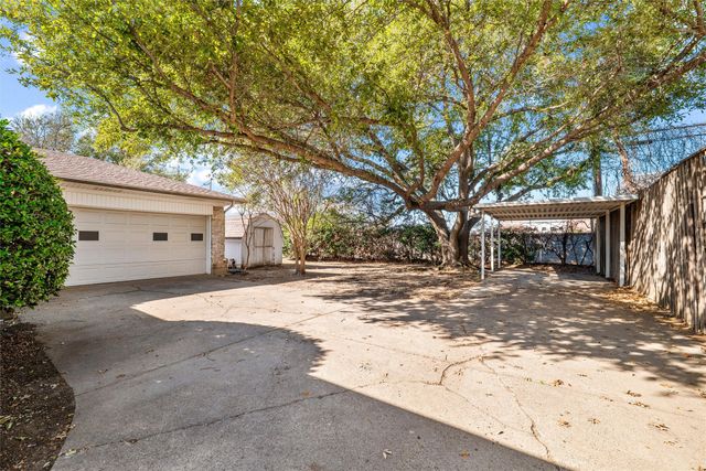 2927 Eric Lane, Farmers Branch, TX 75234