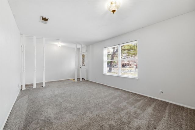 2927 Eric Lane, Farmers Branch, TX 75234