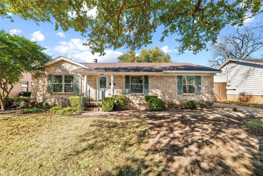 2927 Eric Lane, Farmers Branch, TX 75234