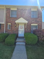 20148 S Great Oaks Circle, Clinton Twp, MI 48036