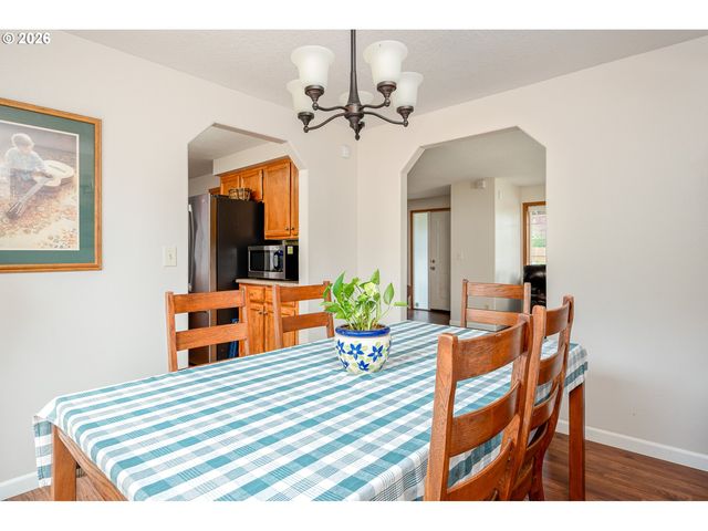 11240 Se CRANBERRY Loop, Clackamas, OR 97015