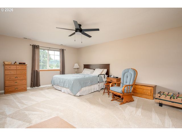 11240 Se CRANBERRY Loop, Clackamas, OR 97015
