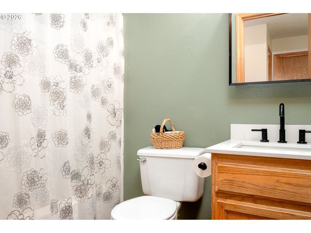 11240 Se CRANBERRY Loop, Clackamas, OR 97015