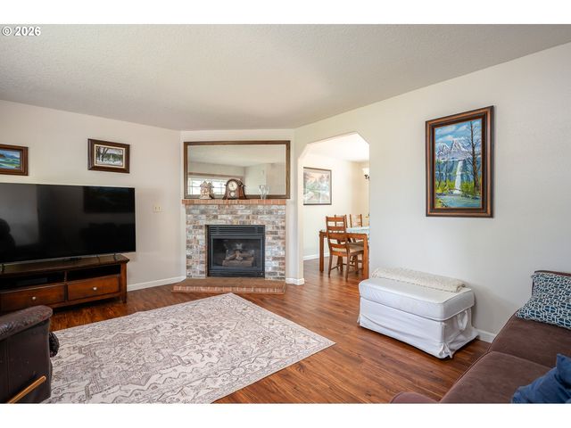 11240 Se CRANBERRY Loop, Clackamas, OR 97015