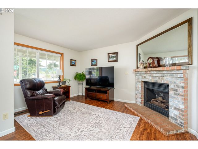 11240 Se CRANBERRY Loop, Clackamas, OR 97015
