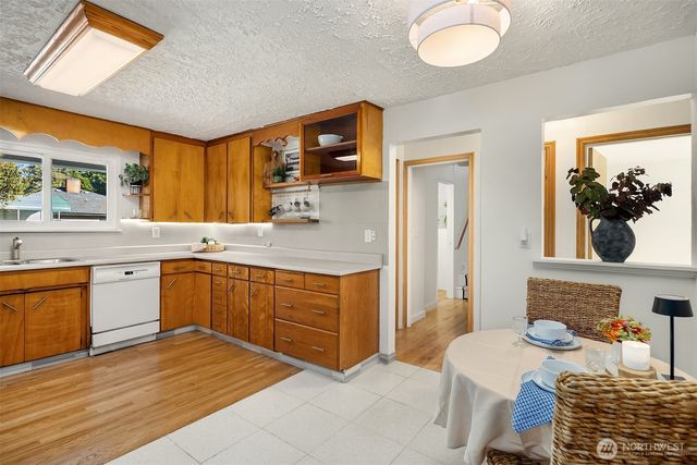 11902 21st Avenue SW, Burien, WA 98146
